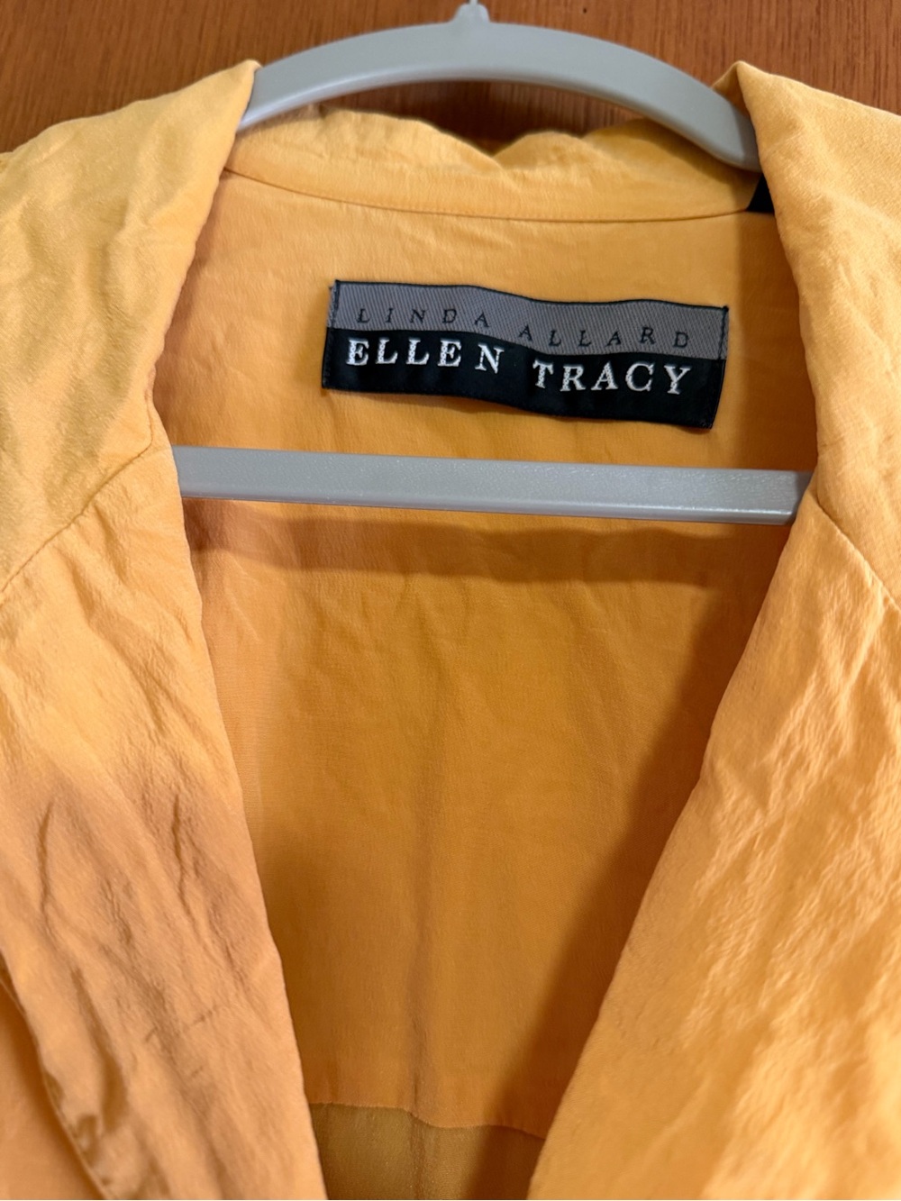 🌝 Vintage Silk button down shirt 🌝 - Picture 5 of 7